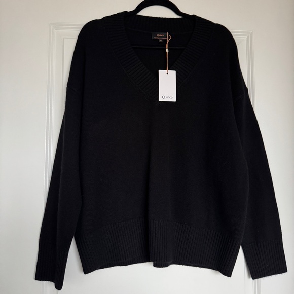 NWT QUINCE Women's Mongolian Cashmere Oversized V-Neck Sweater Black Size Medium - Picture 3 of 11
